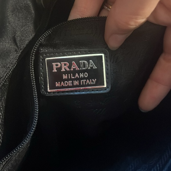 Classic Prada nylon tote bag - Picture 8 of 9